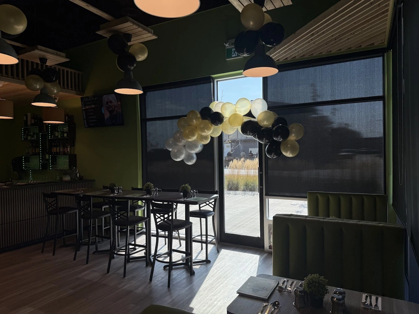 Indian Villa Curry N Cake Edmonton - Authentic Indian cuisine and fresh cakes with two locations